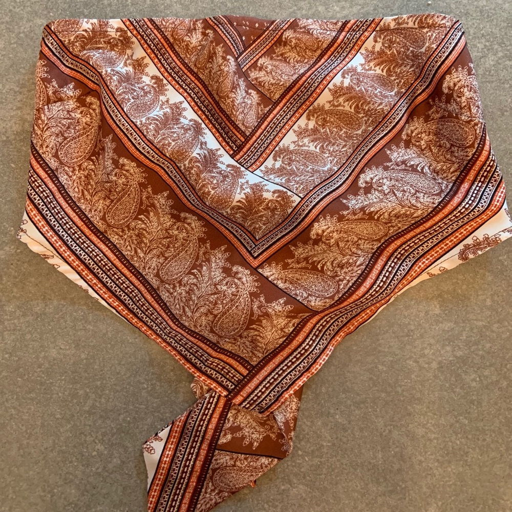 Silk tie top